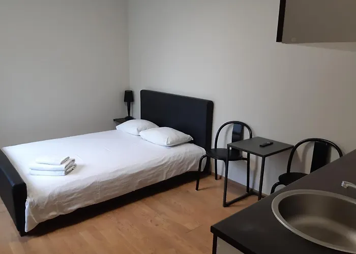 Aisa Street Apartments